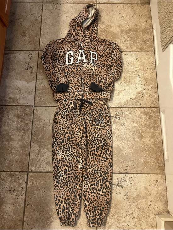 GAP Other - GAP Kids Leopard Print Hoodie & Jogger Set - Brown and Black.